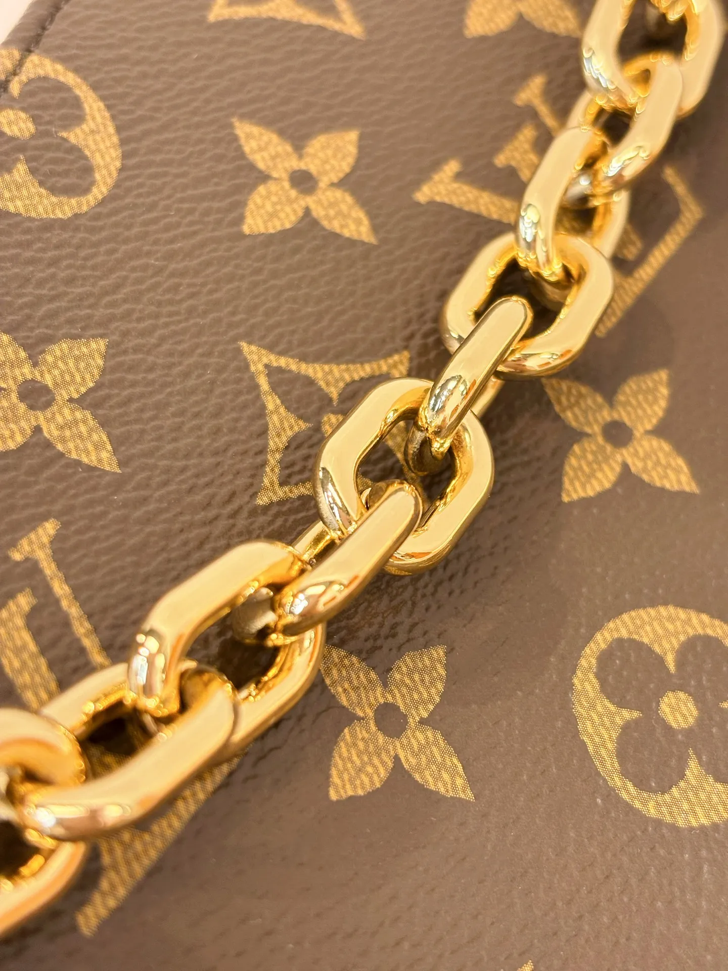 LOUIS VUITTON Женская сумка Cookie BB M15056 LOUIS VUITTON Женская сумка Cookie BB M15056