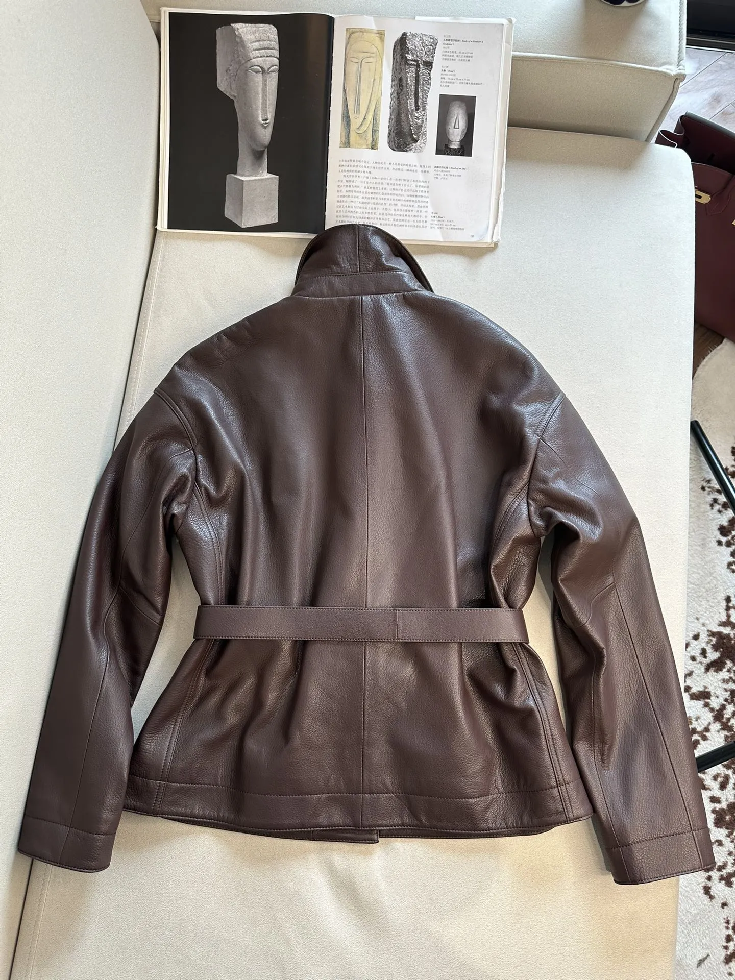 HERMES Женская кожаная куртка с поясом