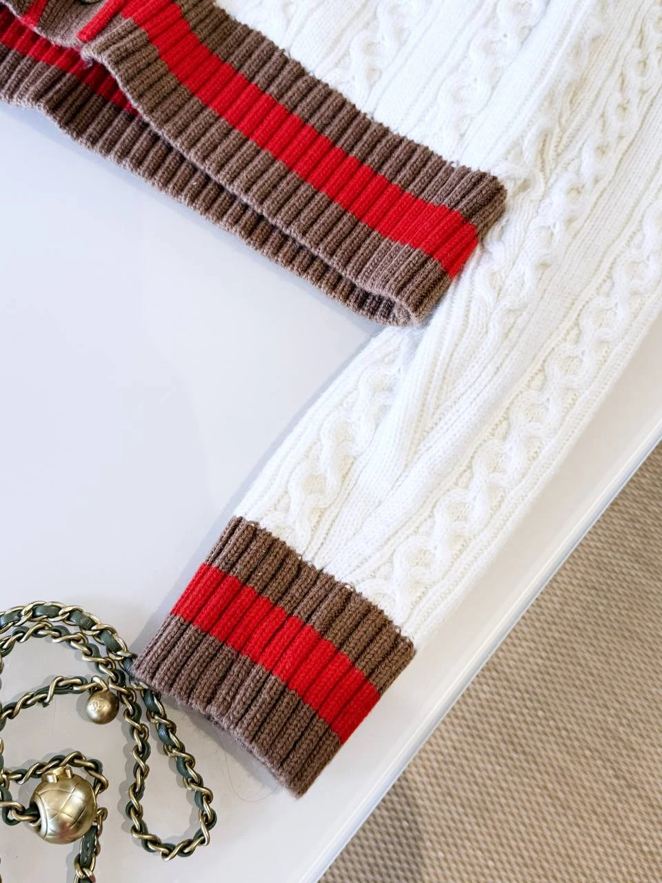 CHANEL Женский кардиган из кашемира CHANEL Женский кардиган из кашемира