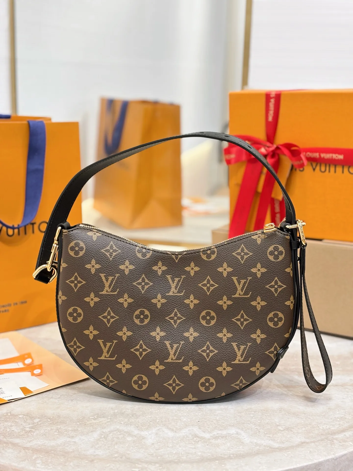LOUIS VUITTON Женская сумка Cookie BB M15056 LOUIS VUITTON Женская сумка Cookie BB M15056