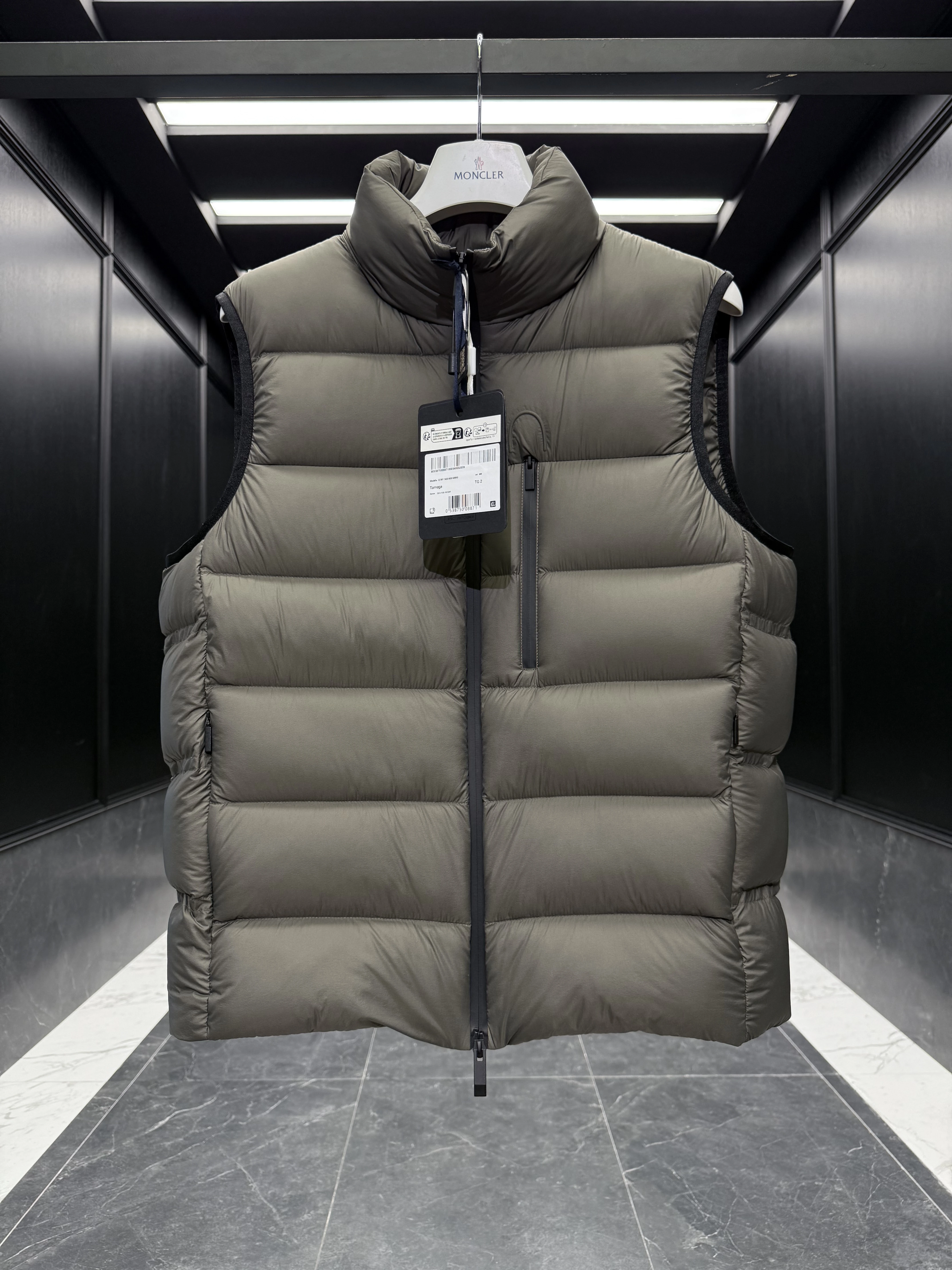 MONCLER Мужской жилет Tamega MONCLER Мужской жилет Tamega