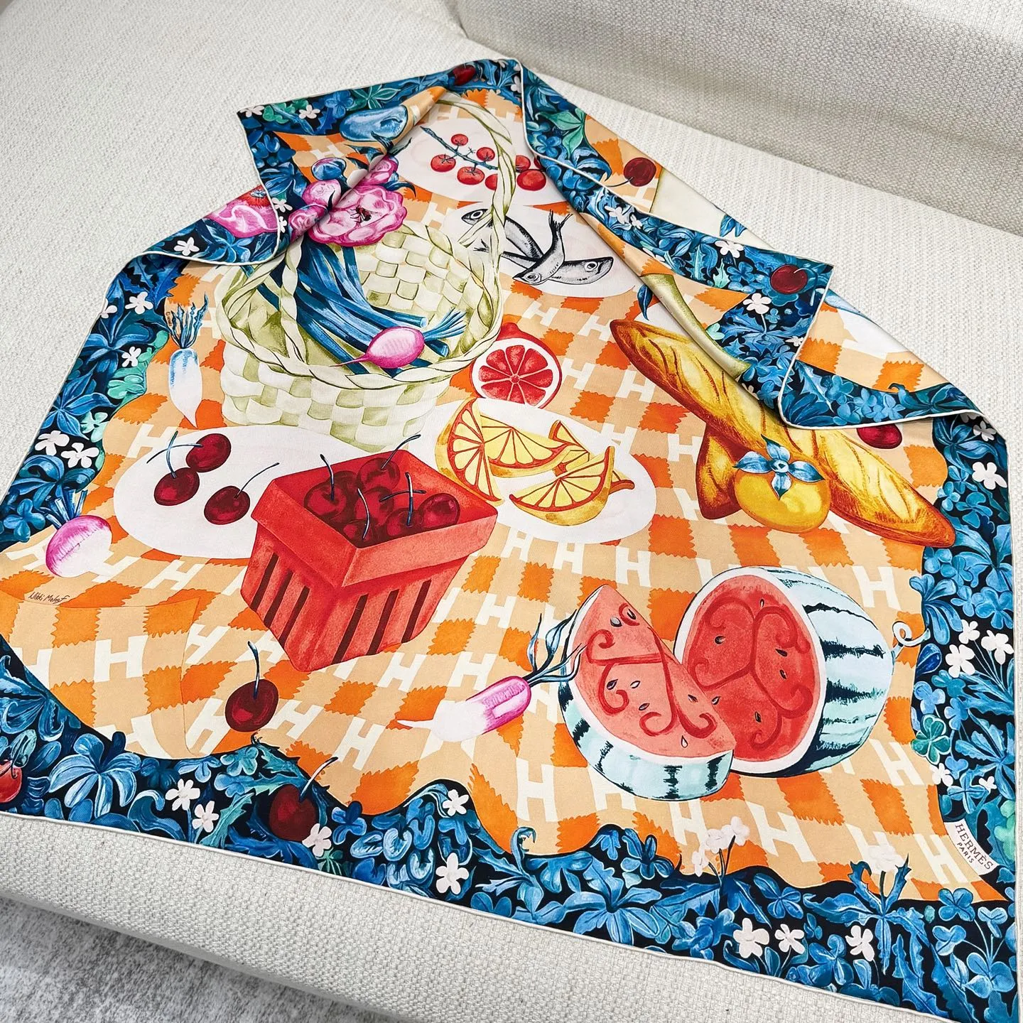 HERMES Платок из шёлка 90x90 см