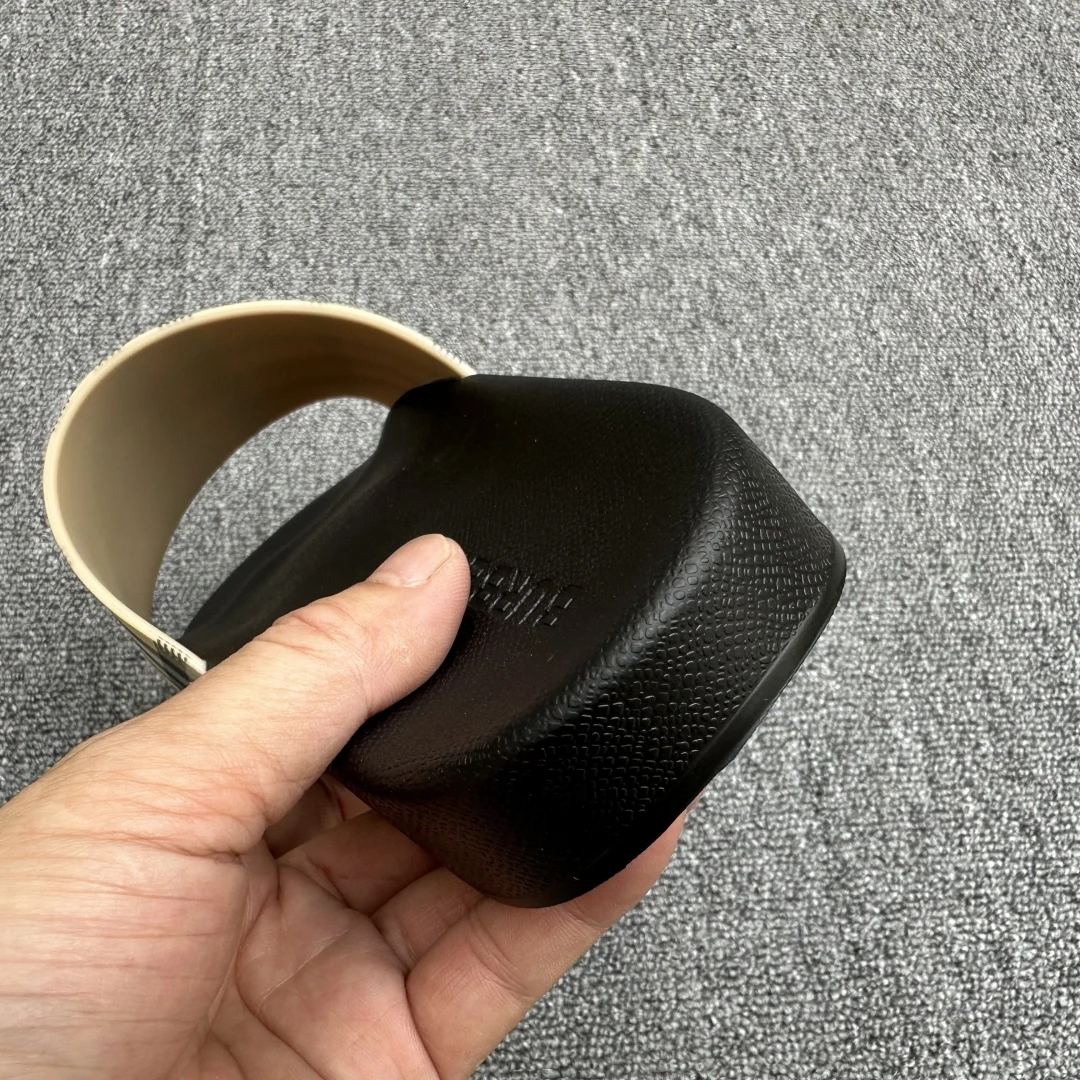 BURBERRY Мужские шлёпанцы BURBERRY Мужские шлёпанцы