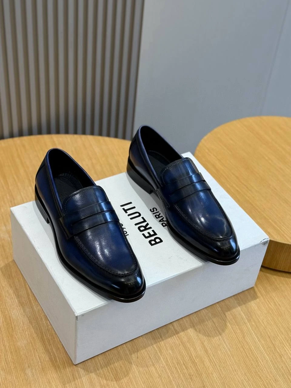 BERLUTI Мужские туфли из коровьей кожи 