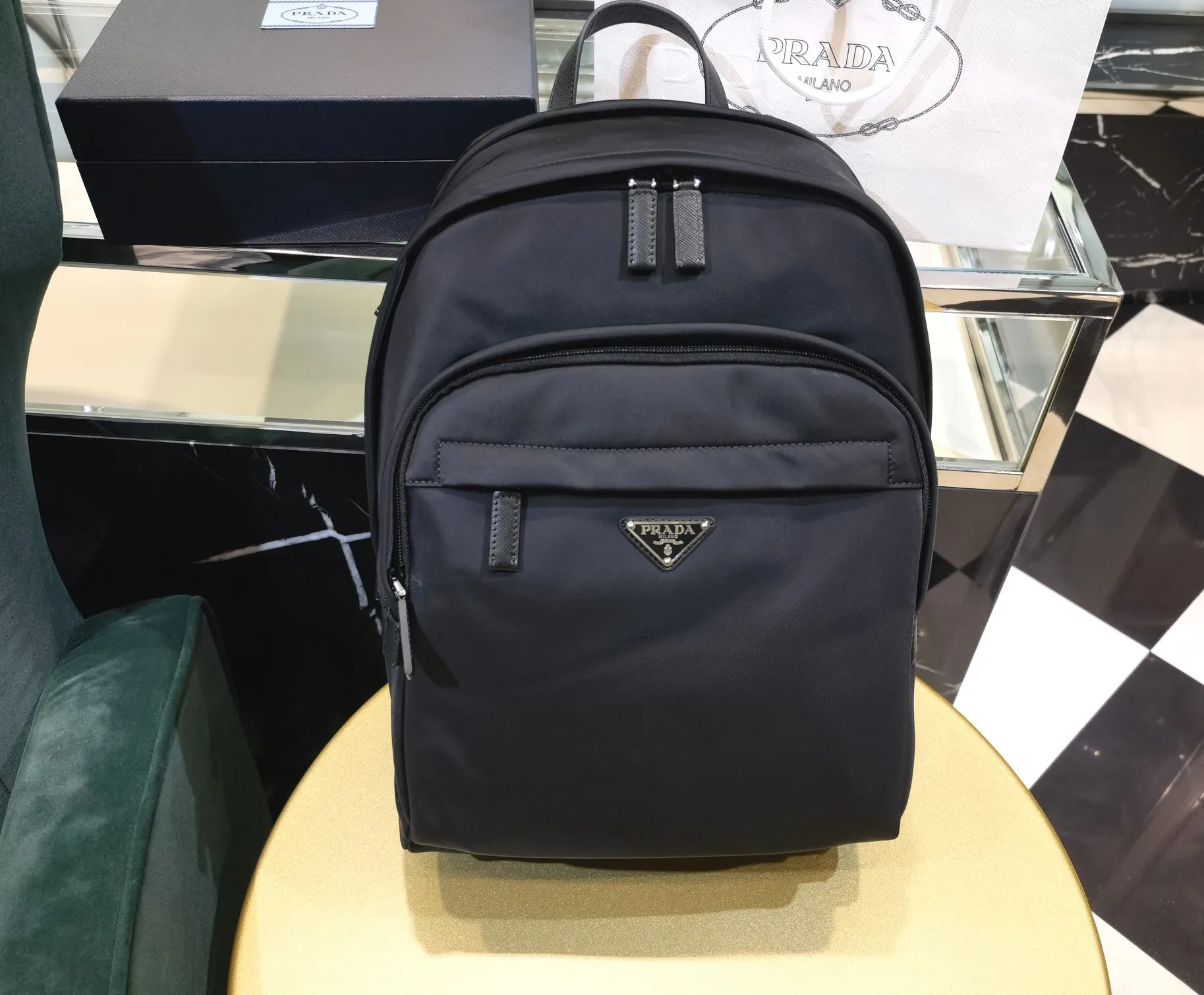 PRADA Мужской рюкзак 2VZ048 из телячьей кожи PRADA Мужской рюкзак 2VZ048 из телячьей кожи