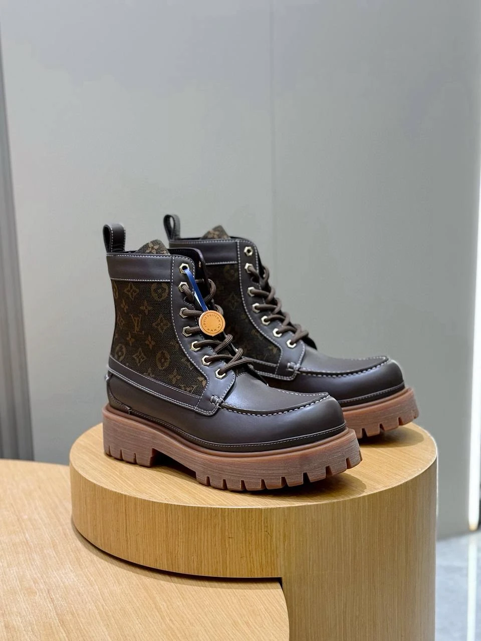 LOUIS VUITTON Мужские ботинки 