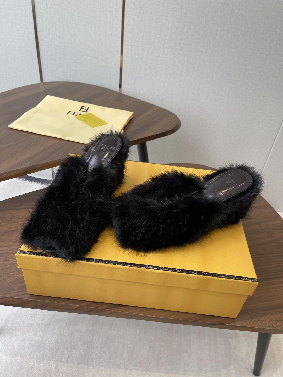 FENDI Женские мюли