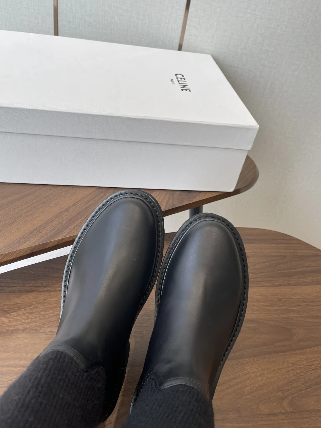 CELINE Женские сапоги из коровьей кожи CELINE Женские сапоги из коровьей кожи