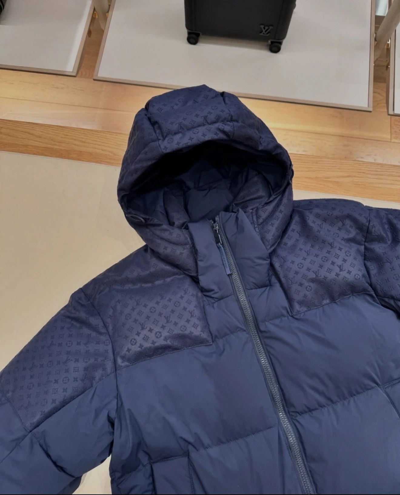 LOUIS VUITTON Мужской пуховик