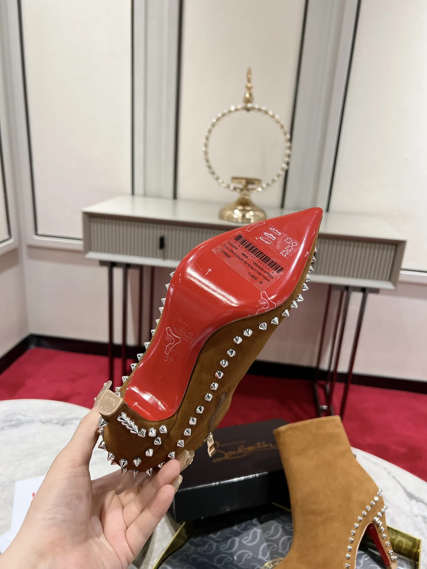 CHRISTIAN LOUBOUTIN Женские ботильоны Vidura Booty