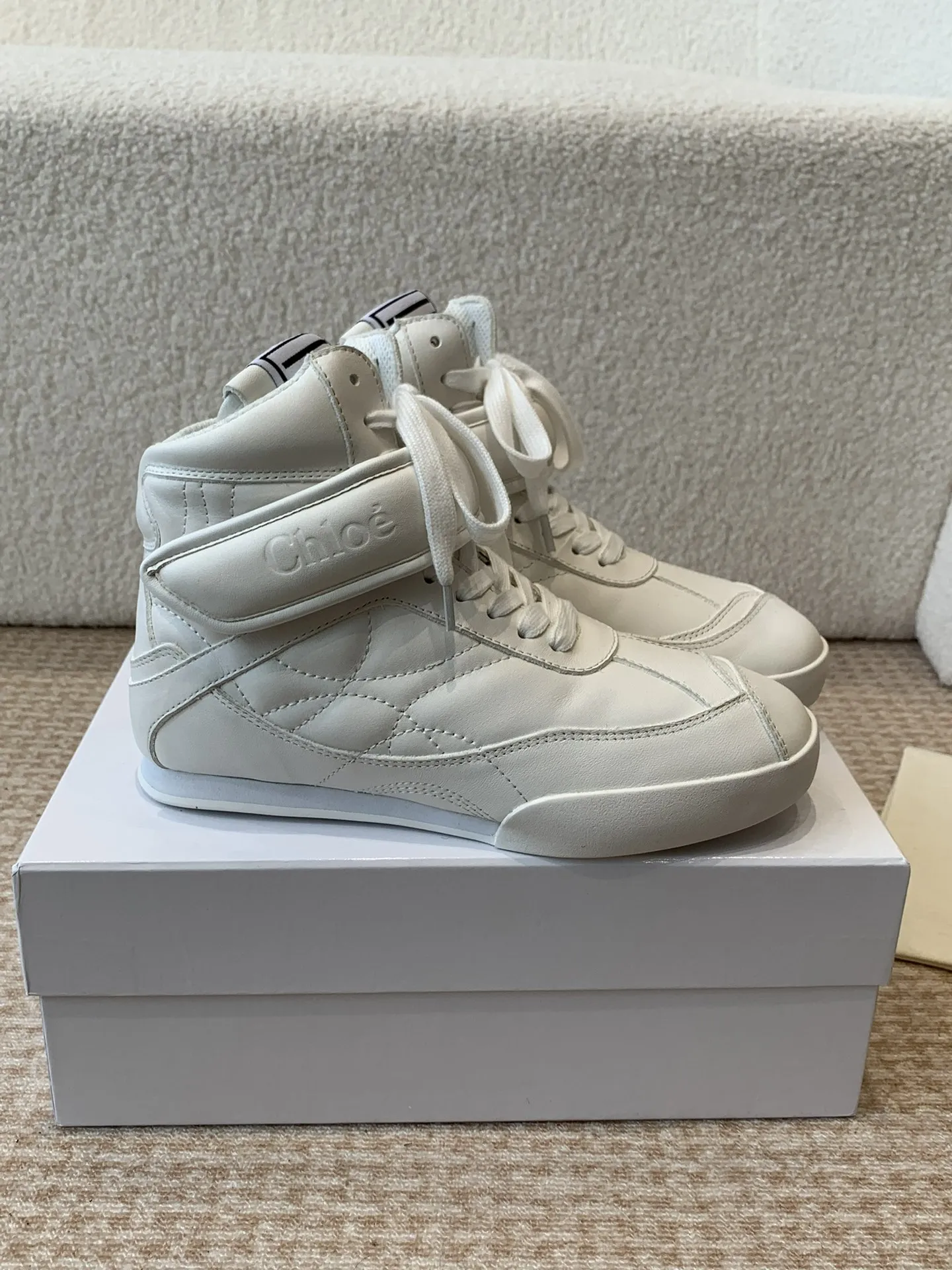 CHLOE Женские кожаные кроссовки