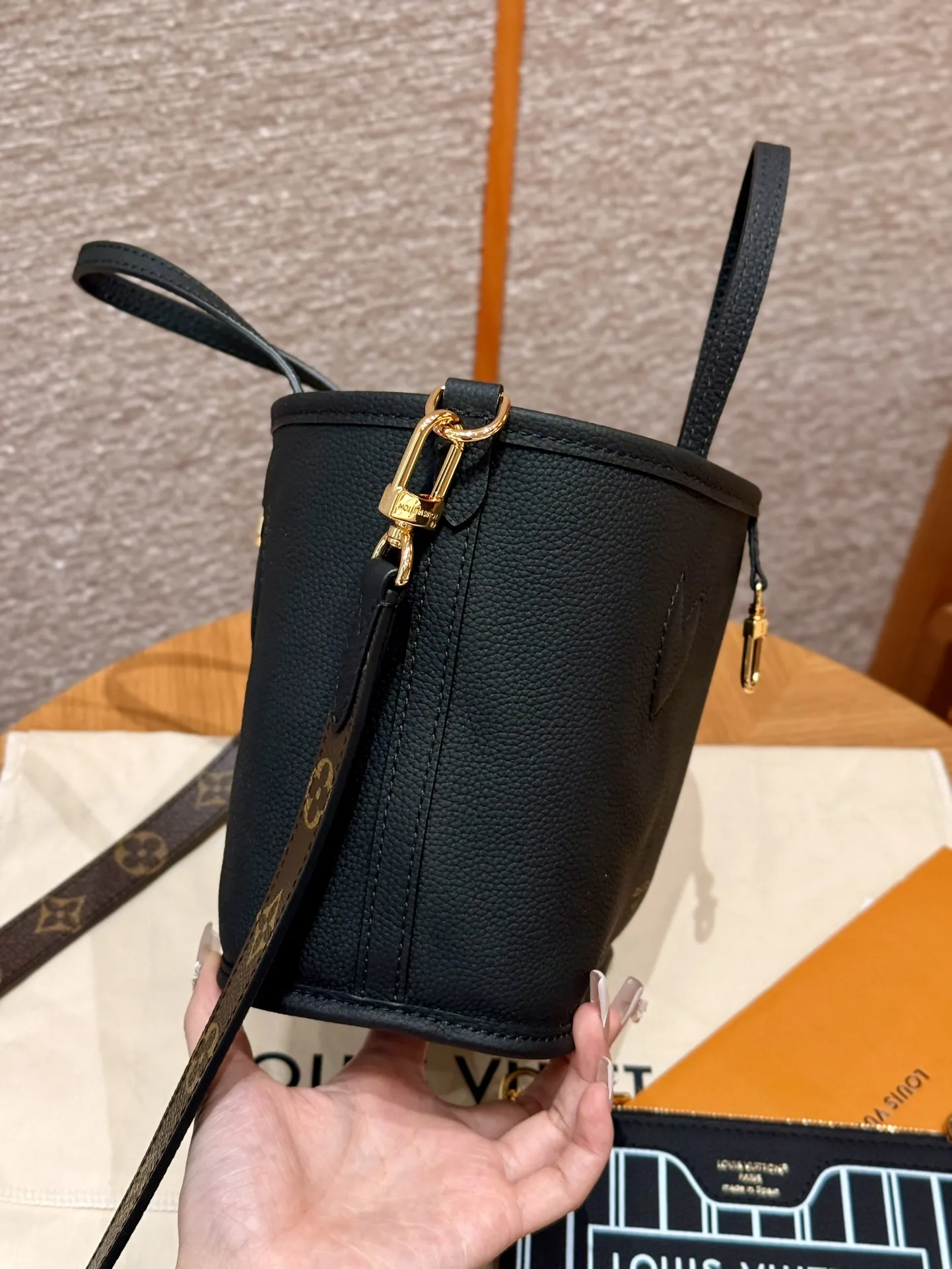 LOUIS VUITTON Сумка Neverfull Inside out LOUIS VUITTON Сумка Neverfull Inside out