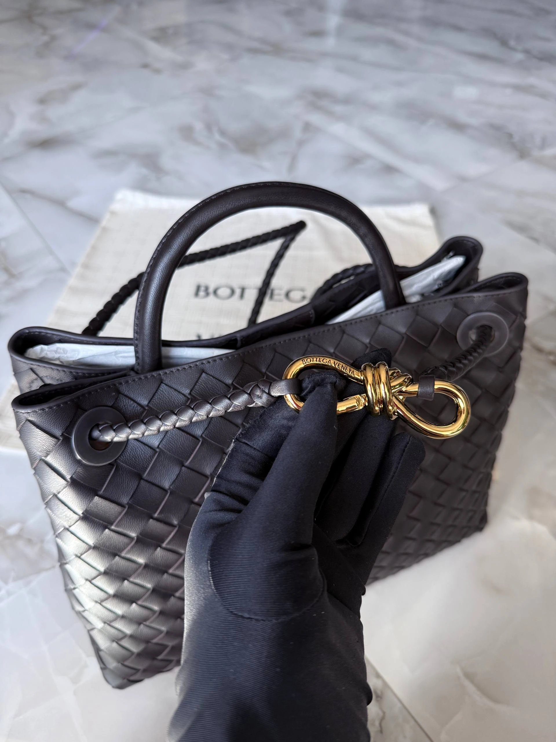 BOTTEGA VENETA Женская сумка Andiamo medium BOTTEGA VENETA Женская сумка Andiamo medium