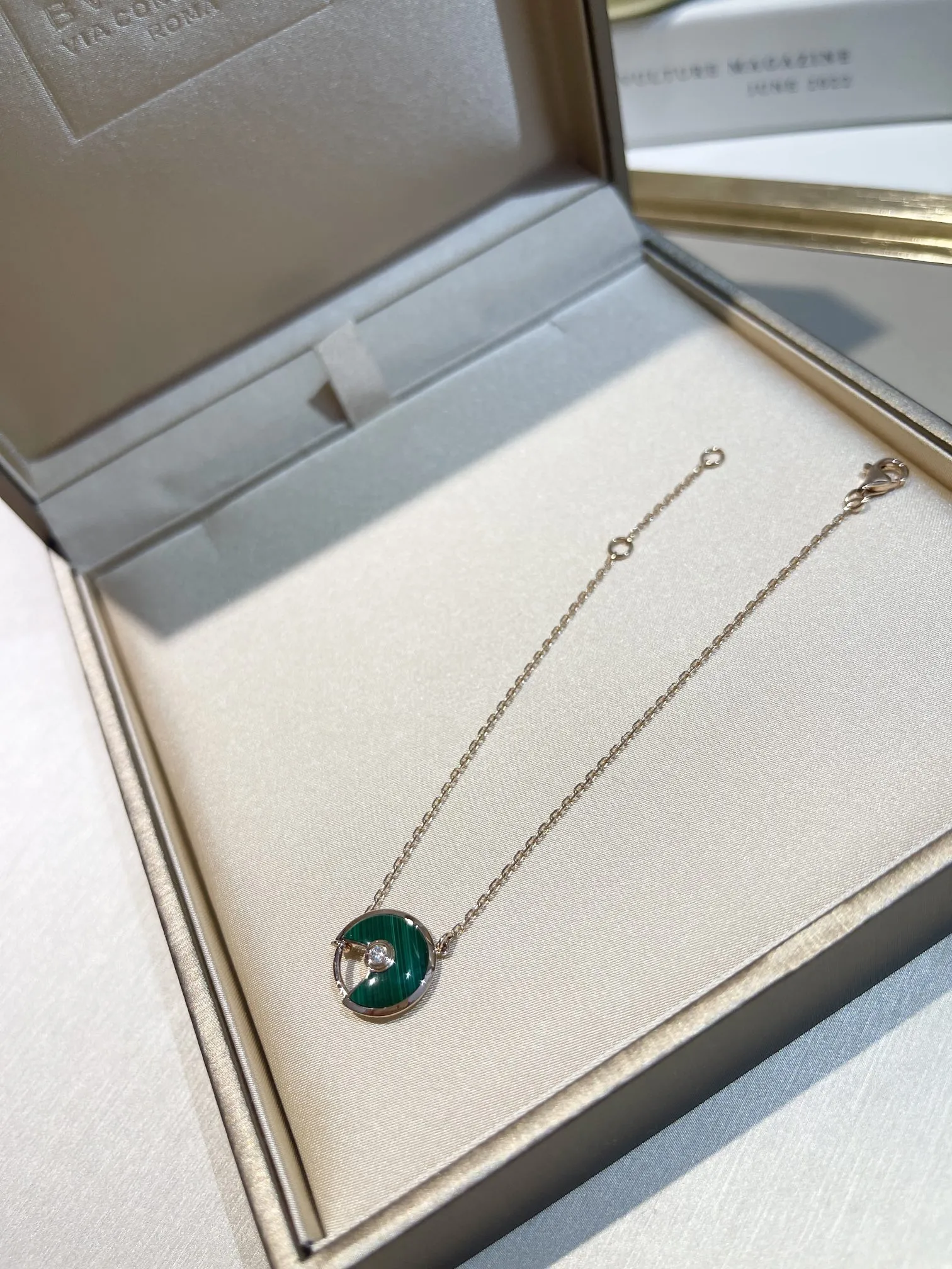 CARTIER Браслет-амулет с малахитом розовое золото CARTIER Браслет-амулет с малахитом розовое золото