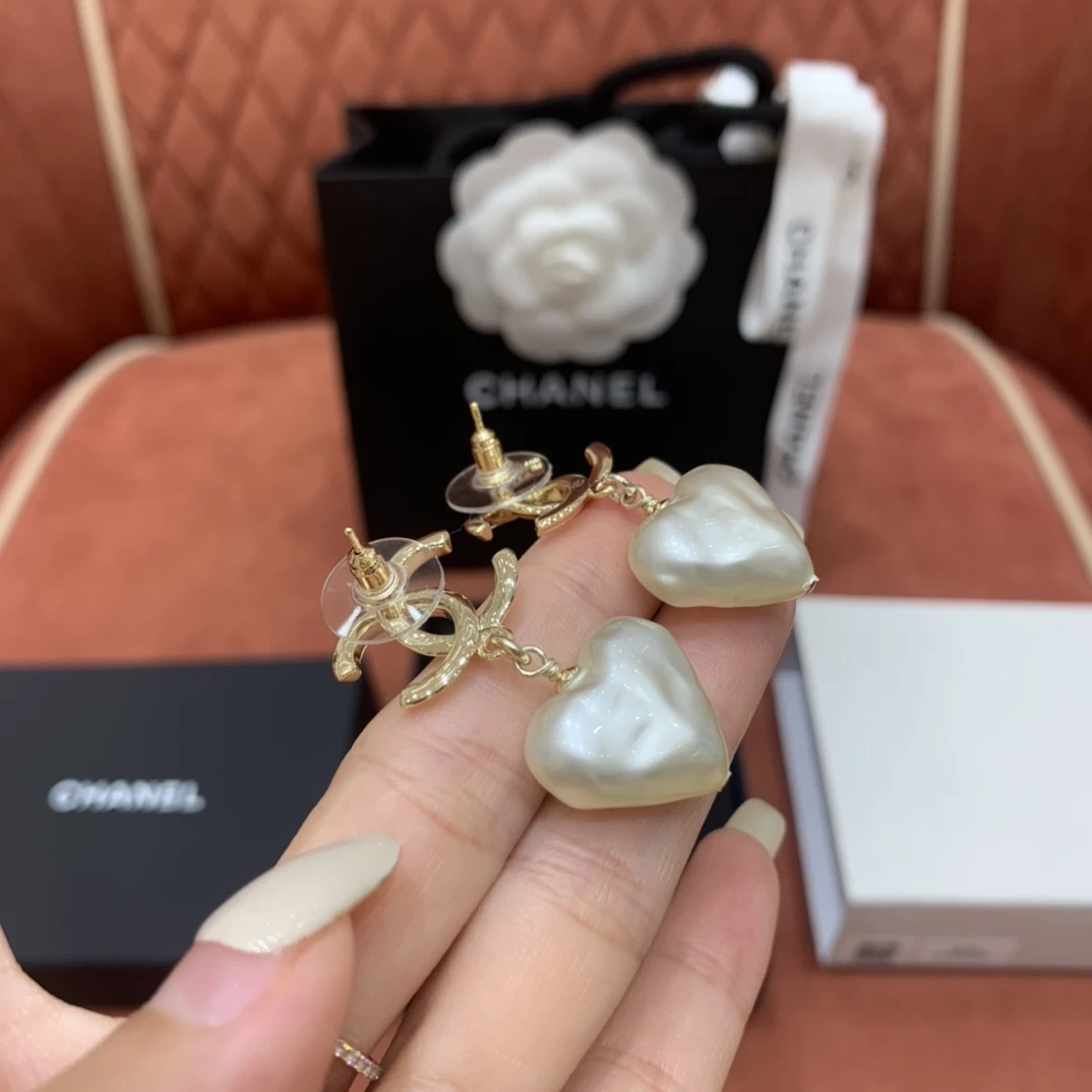 CHANEL Женские серьги CHANEL Женские серьги