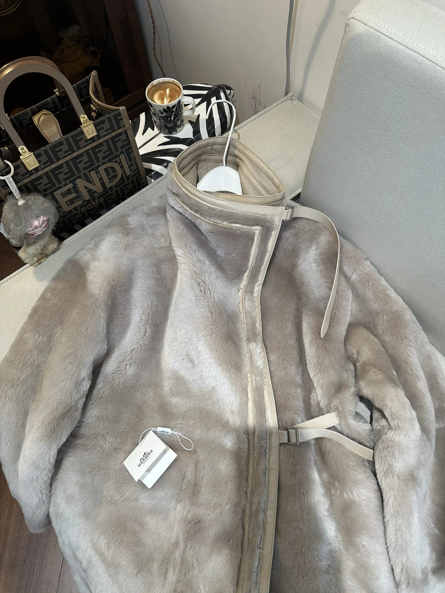 HERMES Женская шуба из овчины HERMES Женская шуба из овчины