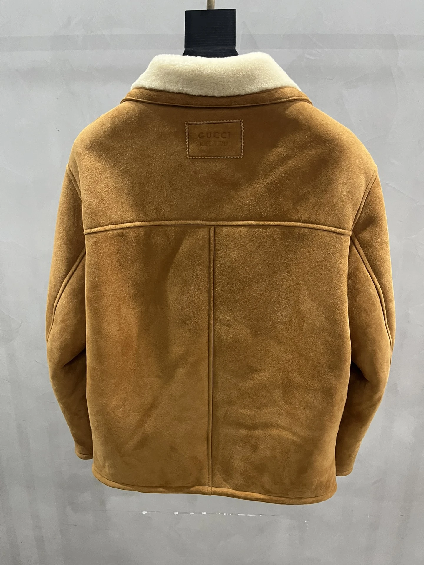 GUCCI Мужская дубленка из меха мериноса GUCCI Мужская дубленка из меха мериноса