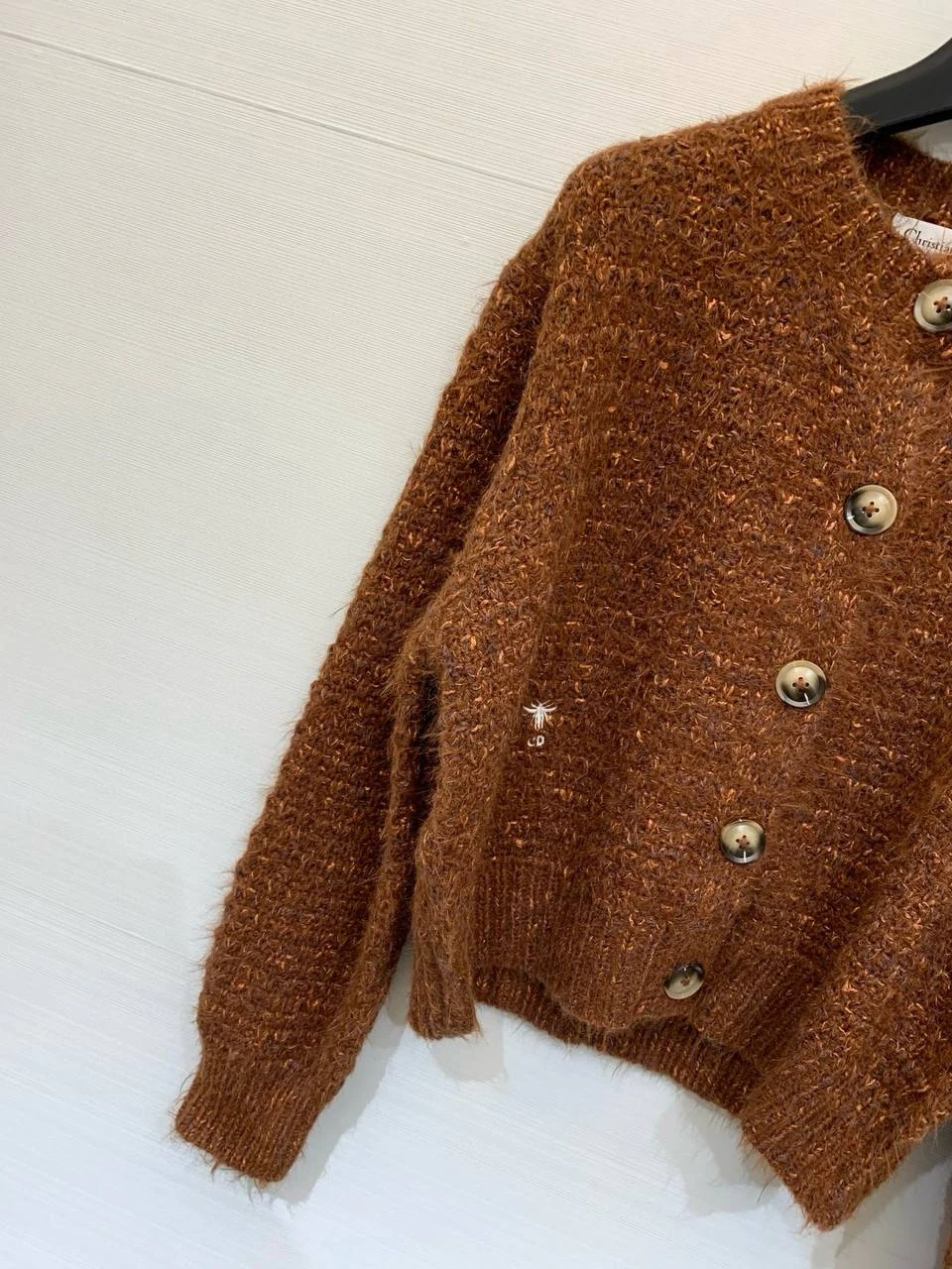 CHRISTIAN DIOR Женский пушистый вязаный кардиган CHRISTIAN DIOR Женский пушистый вязаный кардиган