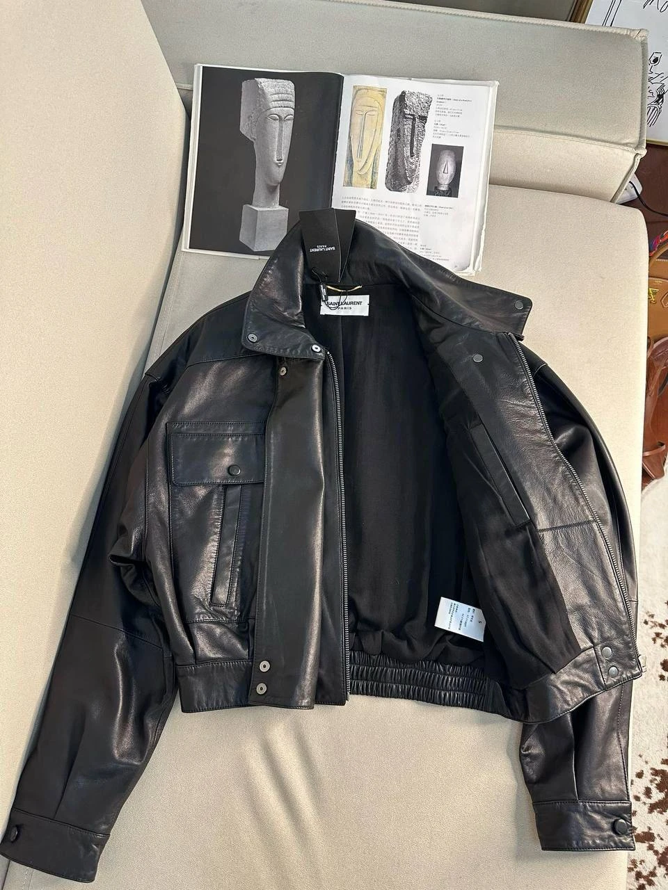SAINT LAURENT Кожаная куртка  SAINT LAURENT Кожаная куртка