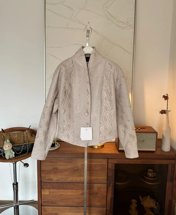 THE ROW Женская кожаная куртка