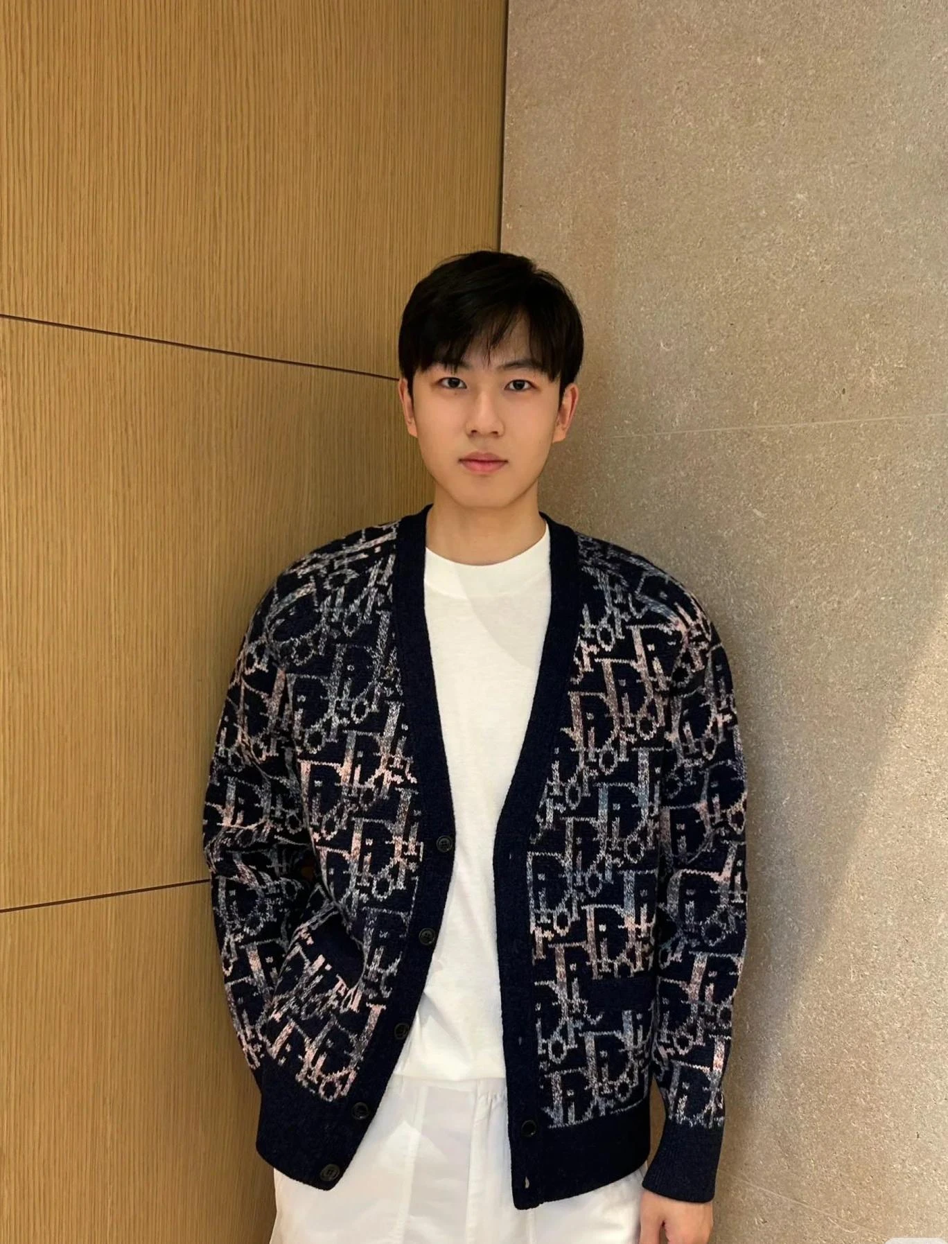 CHRISTIAN DIOR Мужской кардиган CHRISTIAN DIOR Мужской кардиган