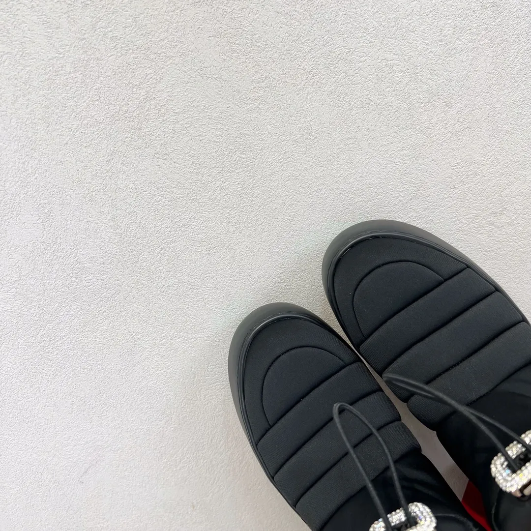 ROGER VIVIER Женские угги на шнуровке