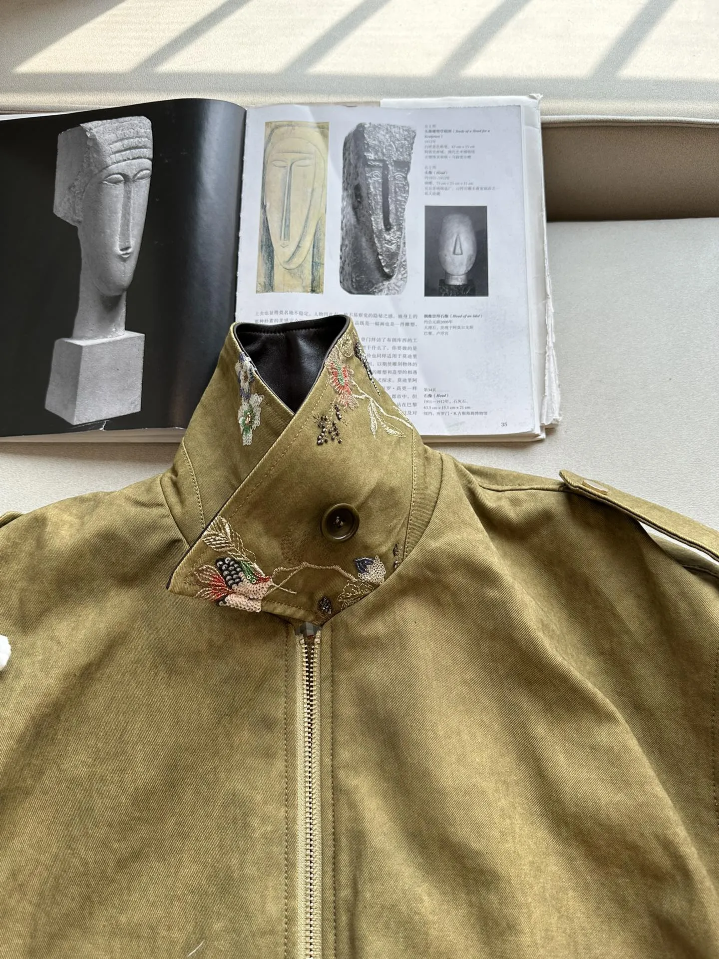 LOEWE Женская куртка с вышивкой LOEWE Женская куртка с вышивкой