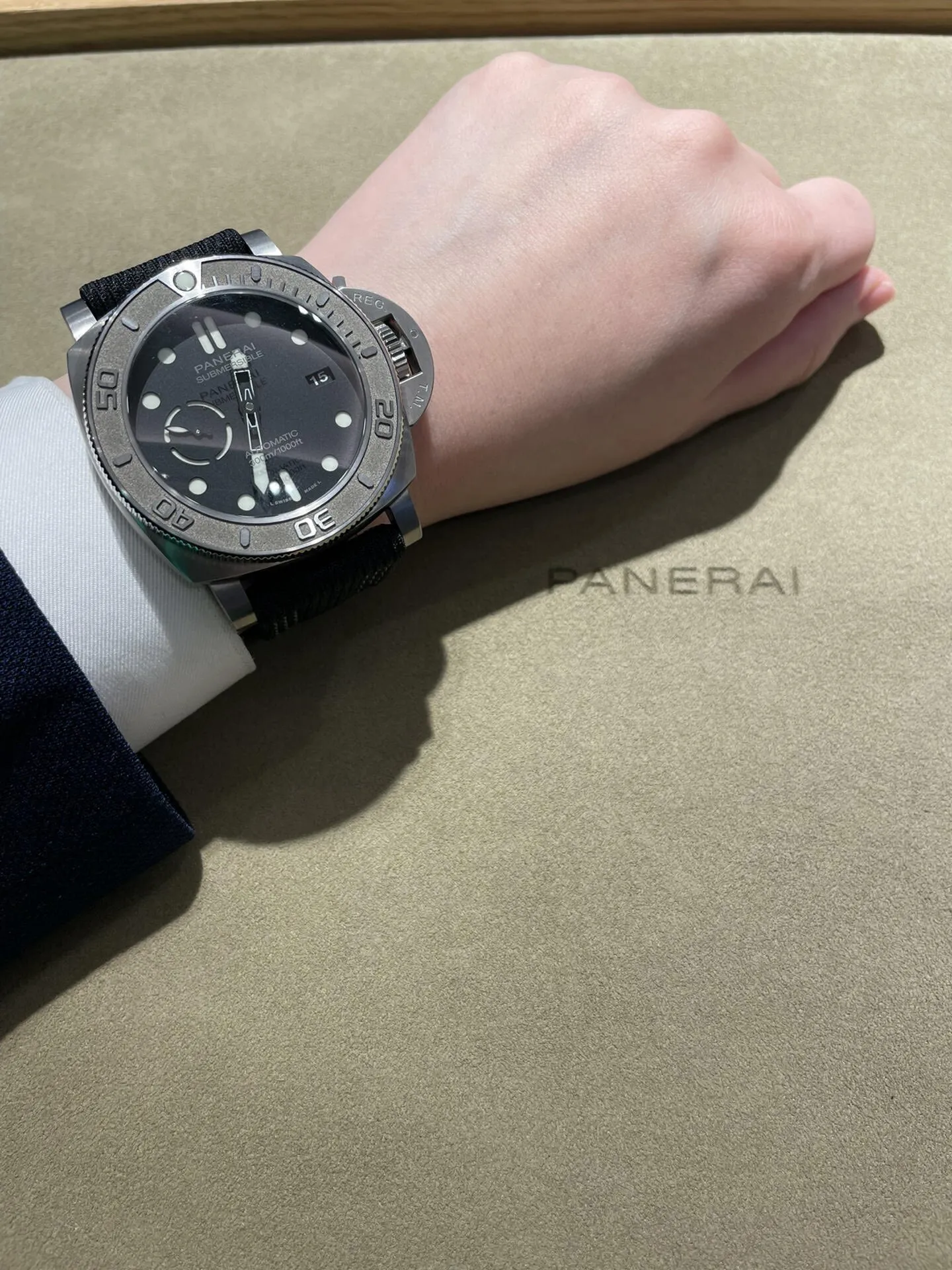 PANERAI Мужские часы Submersible PAM00984 47 мм PANERAI Мужские часы Submersible PAM00984 47 мм