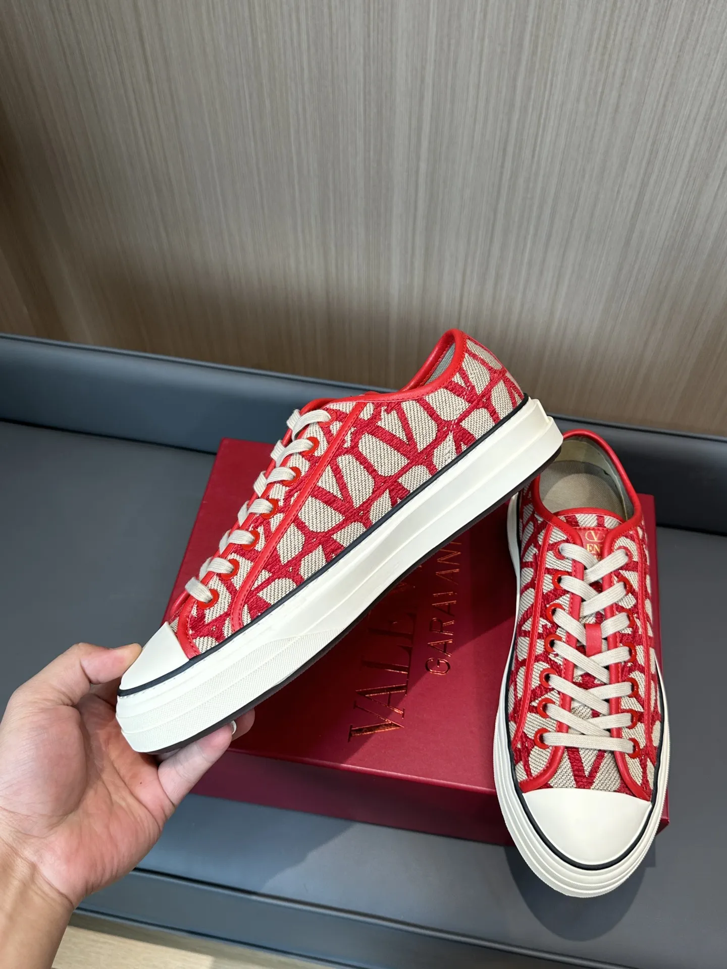 VALENTINO Кеды Toile Iconographe Totaloop