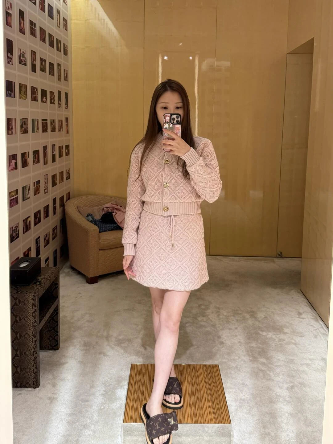 LOUIS VUITTON Женская юбка  LOUIS VUITTON Женская юбка