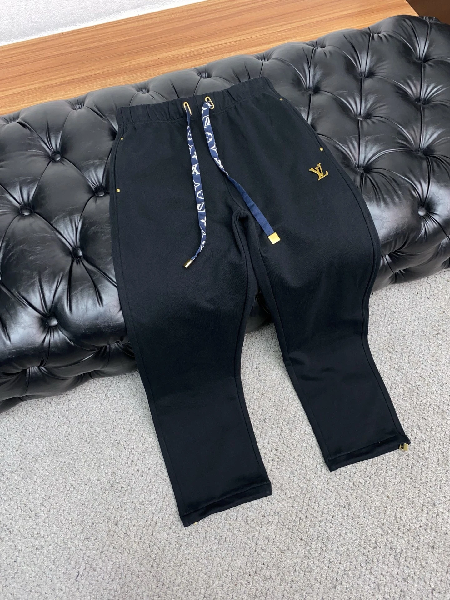 LOUIS VUITTON Мужские брюки из хлопка LOUIS VUITTON Мужские брюки из хлопка