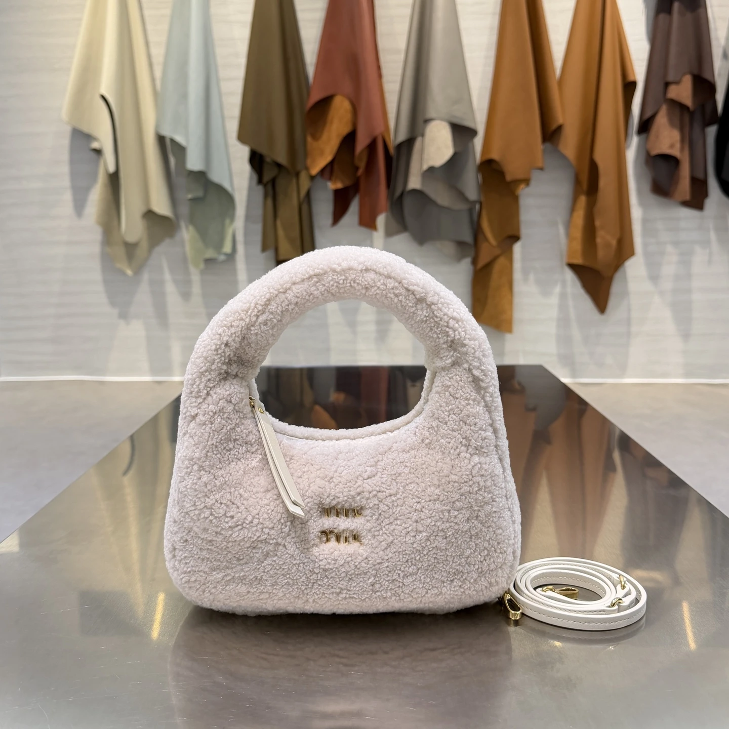 MIU MIU Женская сумка Wander hobo MIU MIU Женская сумка Wander hobo