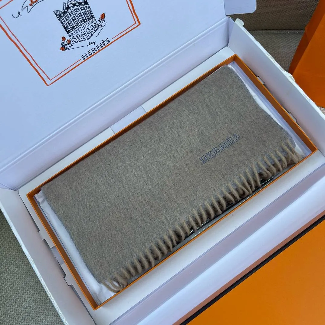 HERMES Женский шарф из тончайшего 100% кашемира