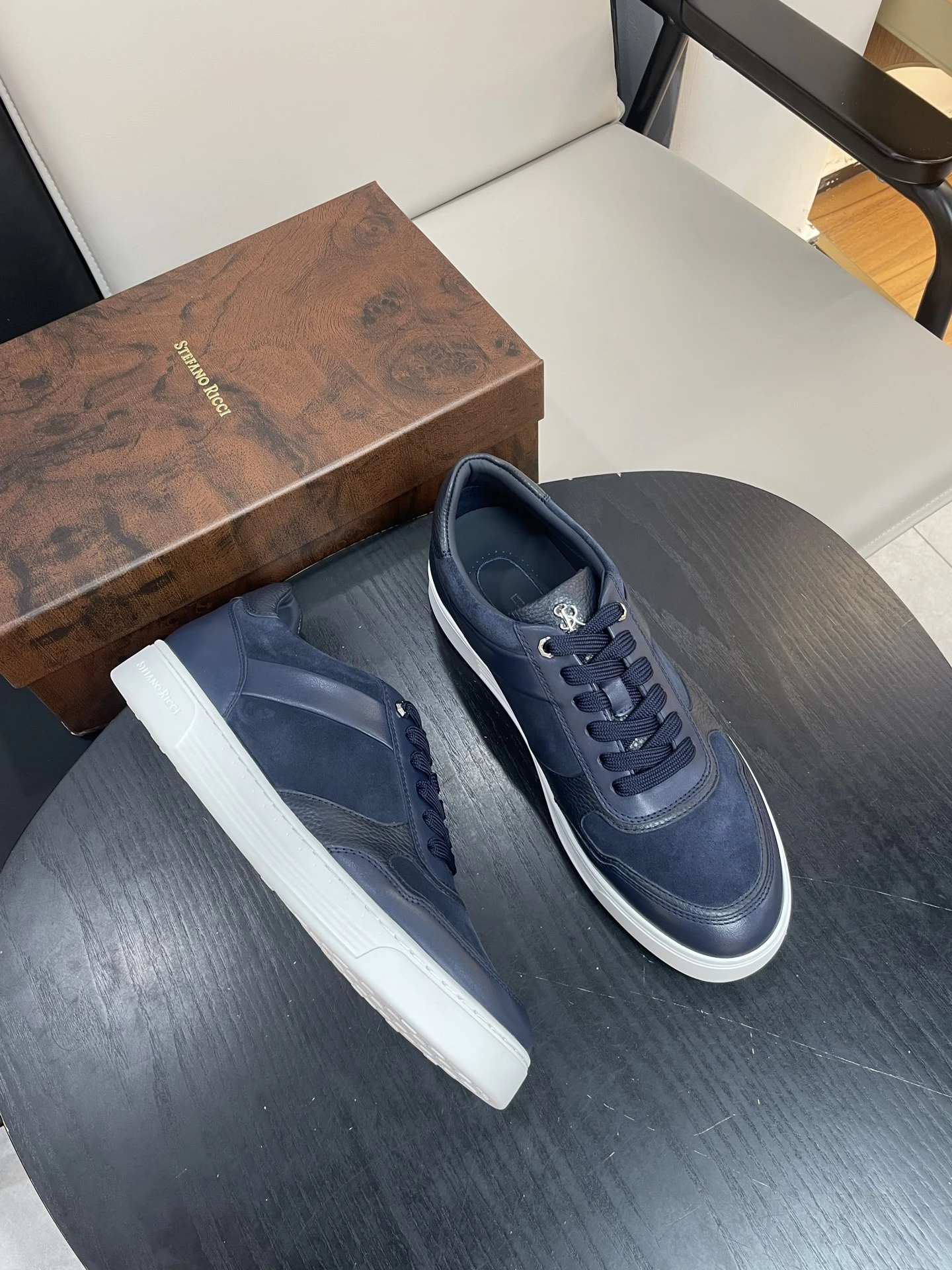 STEFANO RICCI Мужские кроссовки с комбинированным верхом из гладкой кожи и бархатистой замши 