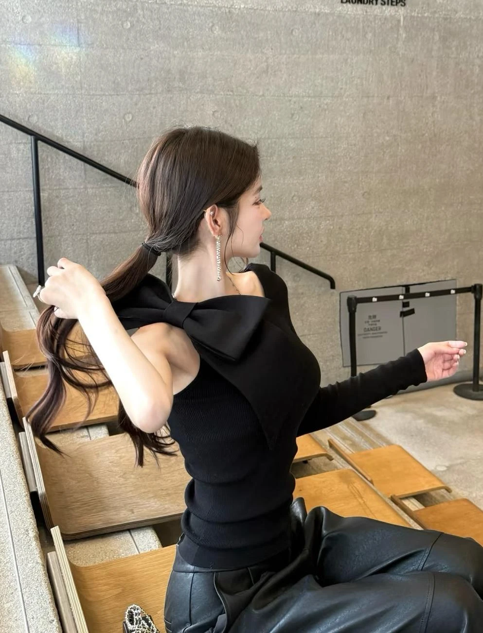 CHANEL Женский свитер CHANEL Женский свитер