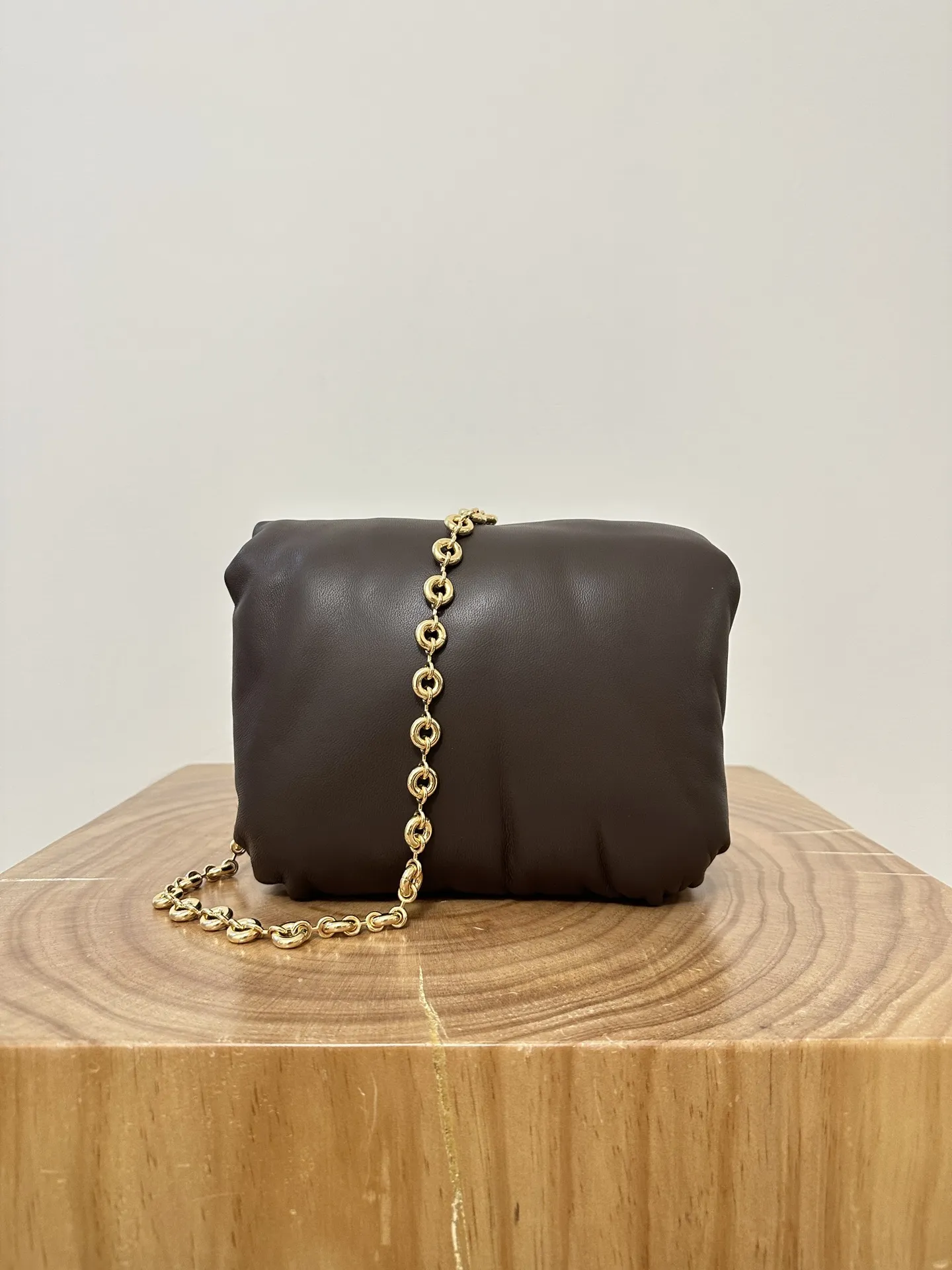 LOEWE Женская сумка Puffer Goya из кожи наппа