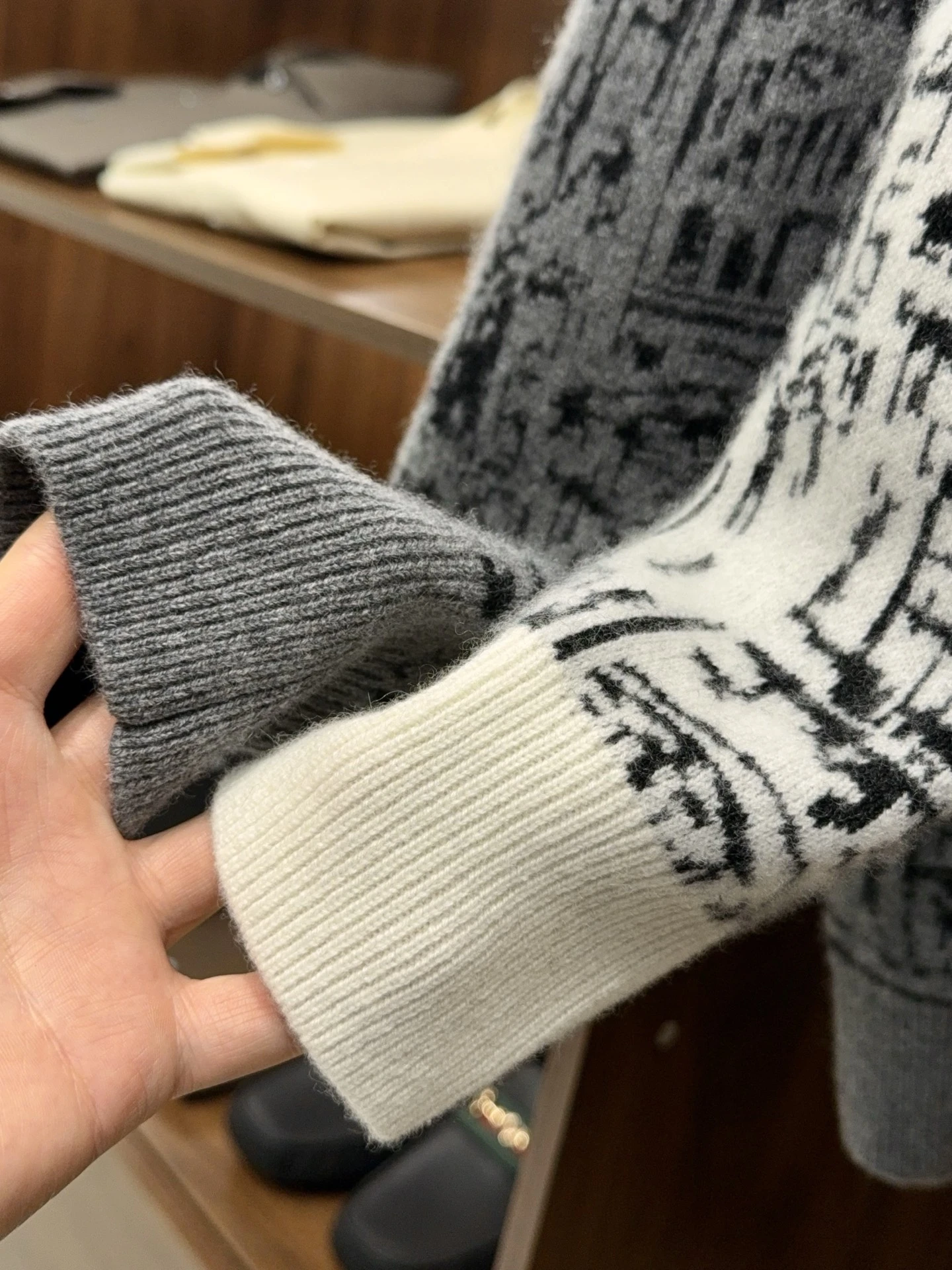 CHRISTIAN DIOR Мужской свитер 