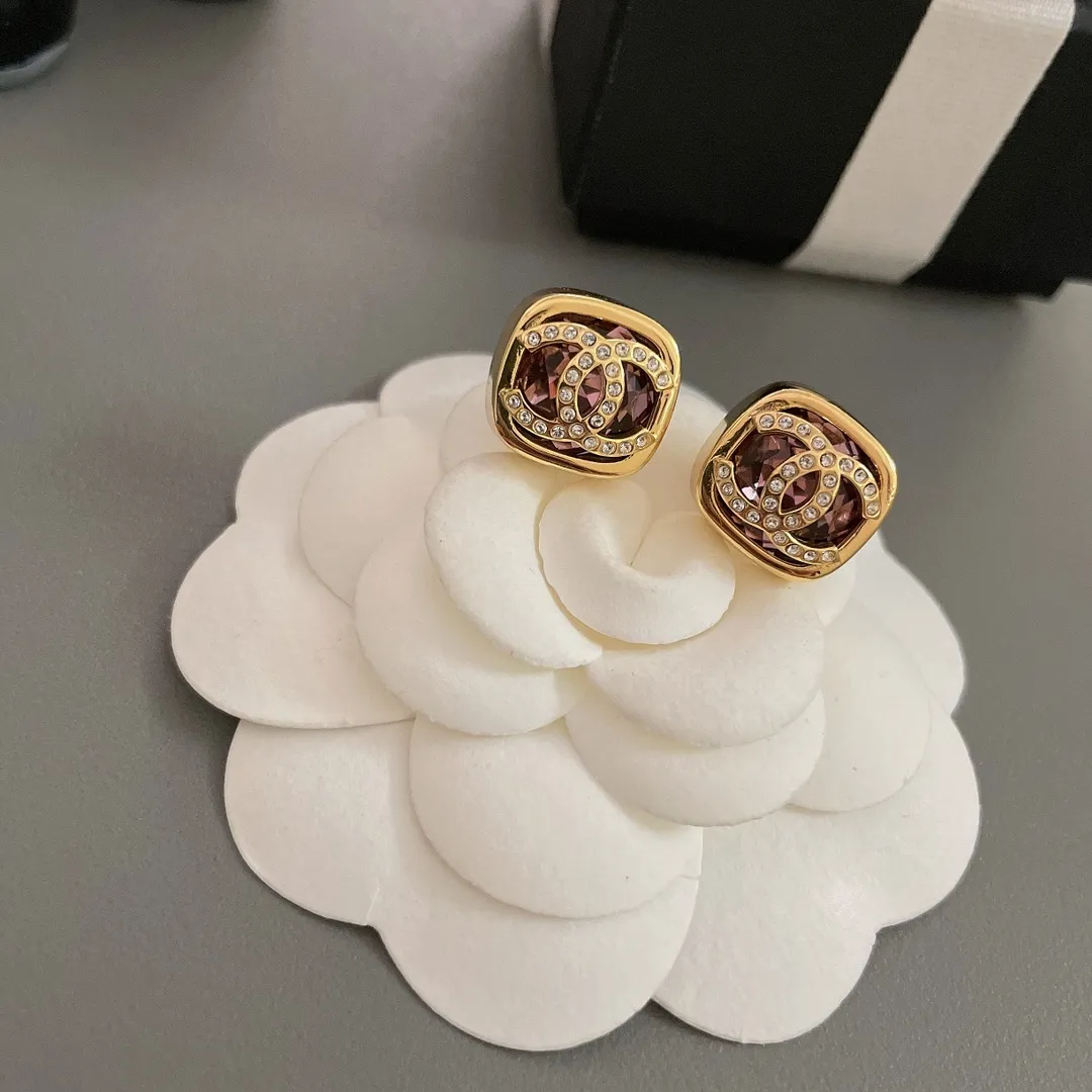 CHANEL Женские серьги Пусеты CHANEL Женские серьги Пусеты