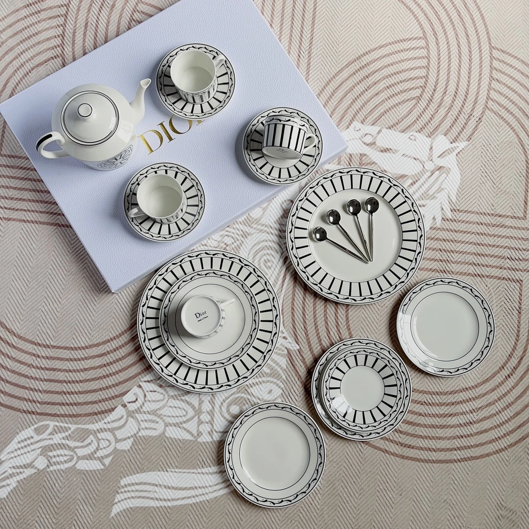 CHRISTIAN DIOR Набор посуды 15 предметов CHRISTIAN DIOR Набор посуды 15 предметов