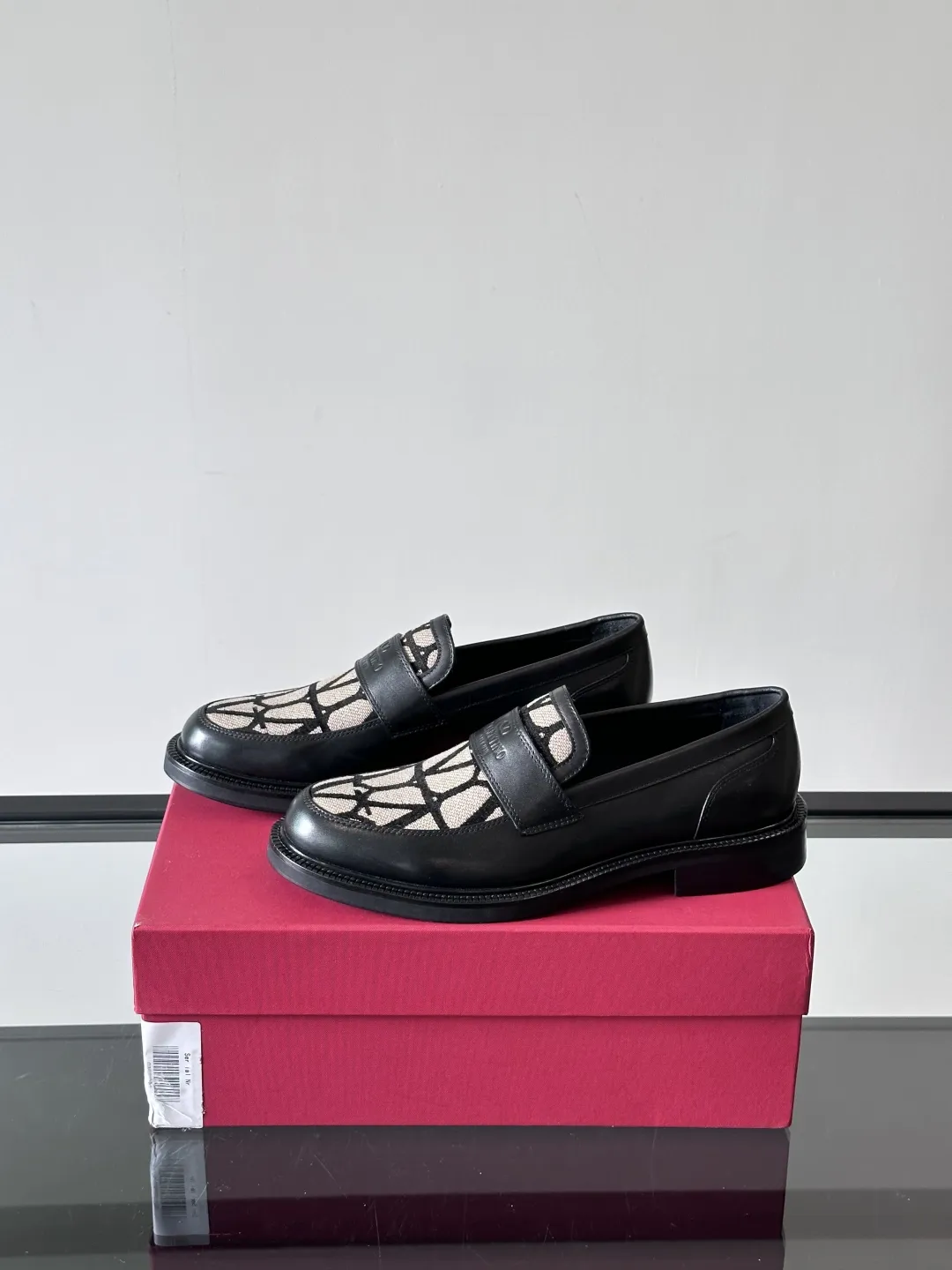 VALENTINO Мужские лоферы из коровьей кожи