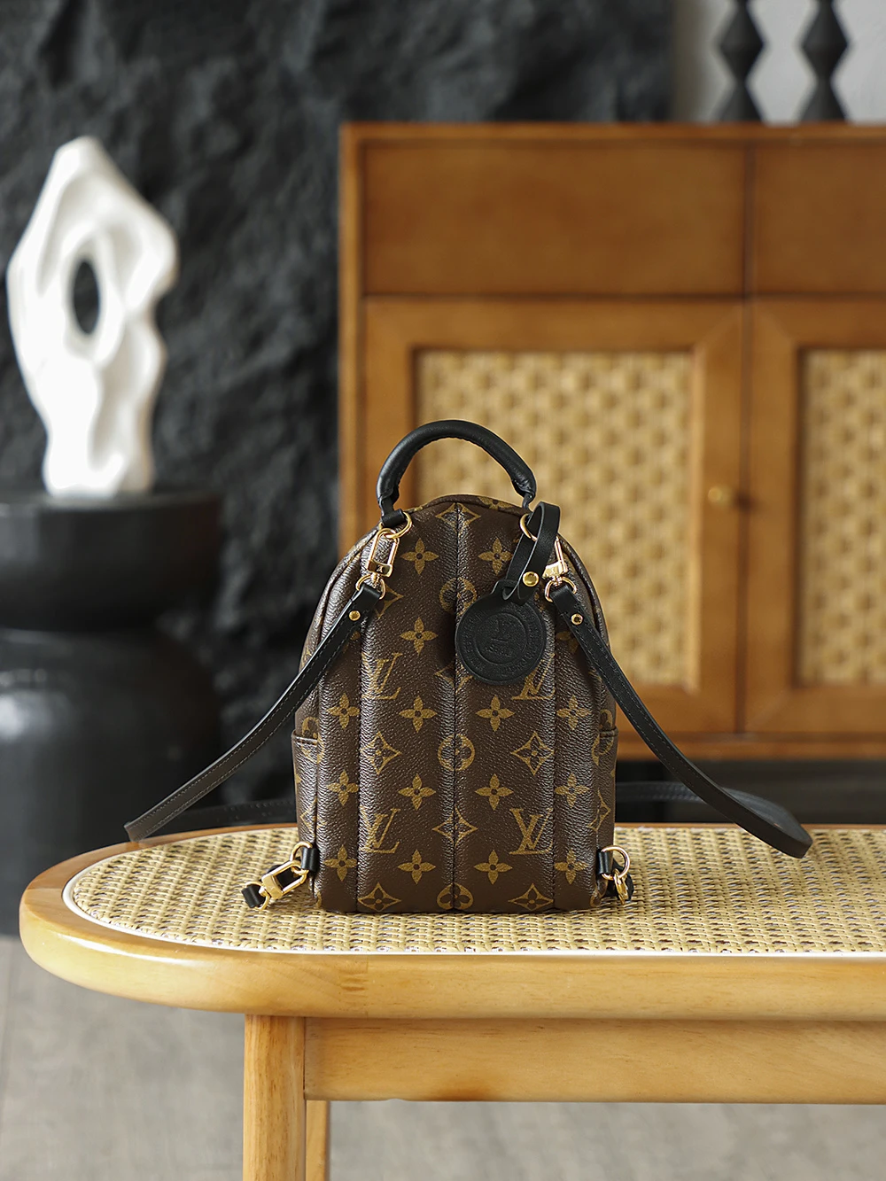 LOUIS VUITTON Женская Сумка рюкзак Palm Springs Mini M44873 LOUIS VUITTON Женская Сумка рюкзак Palm Springs Mini M44873