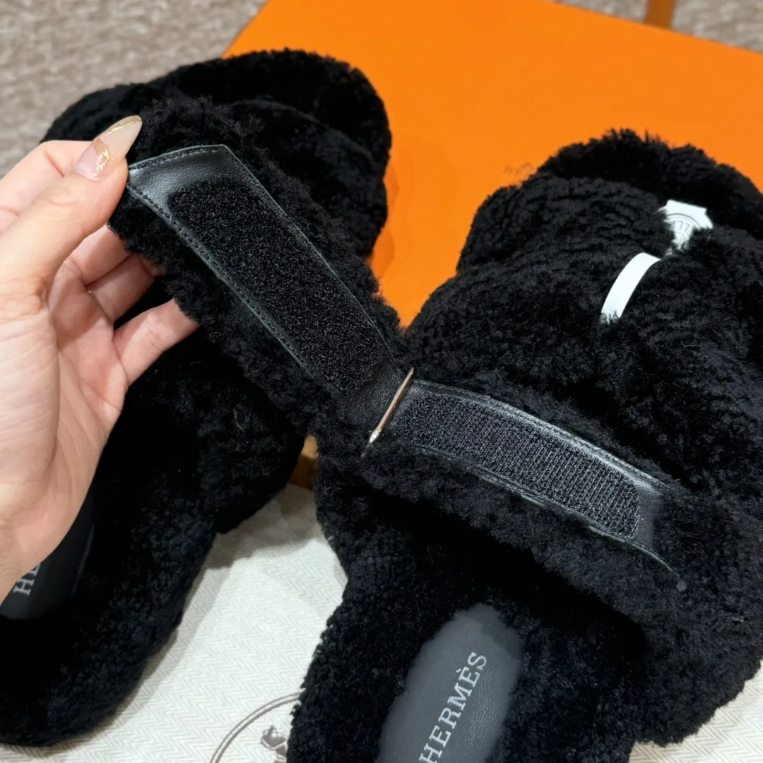 HERMES Женские сандалии Chypre из шерсти