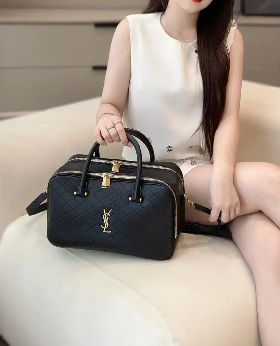 SAINT LAURENT Женская сумка Lyia Duff