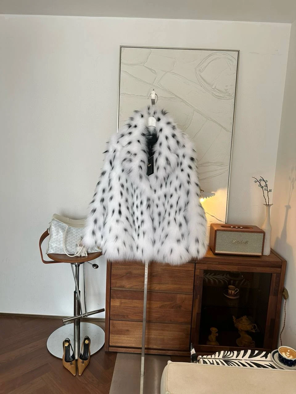 FENDI Женская шуба из лисьего меха FENDI Женская шуба из лисьего меха