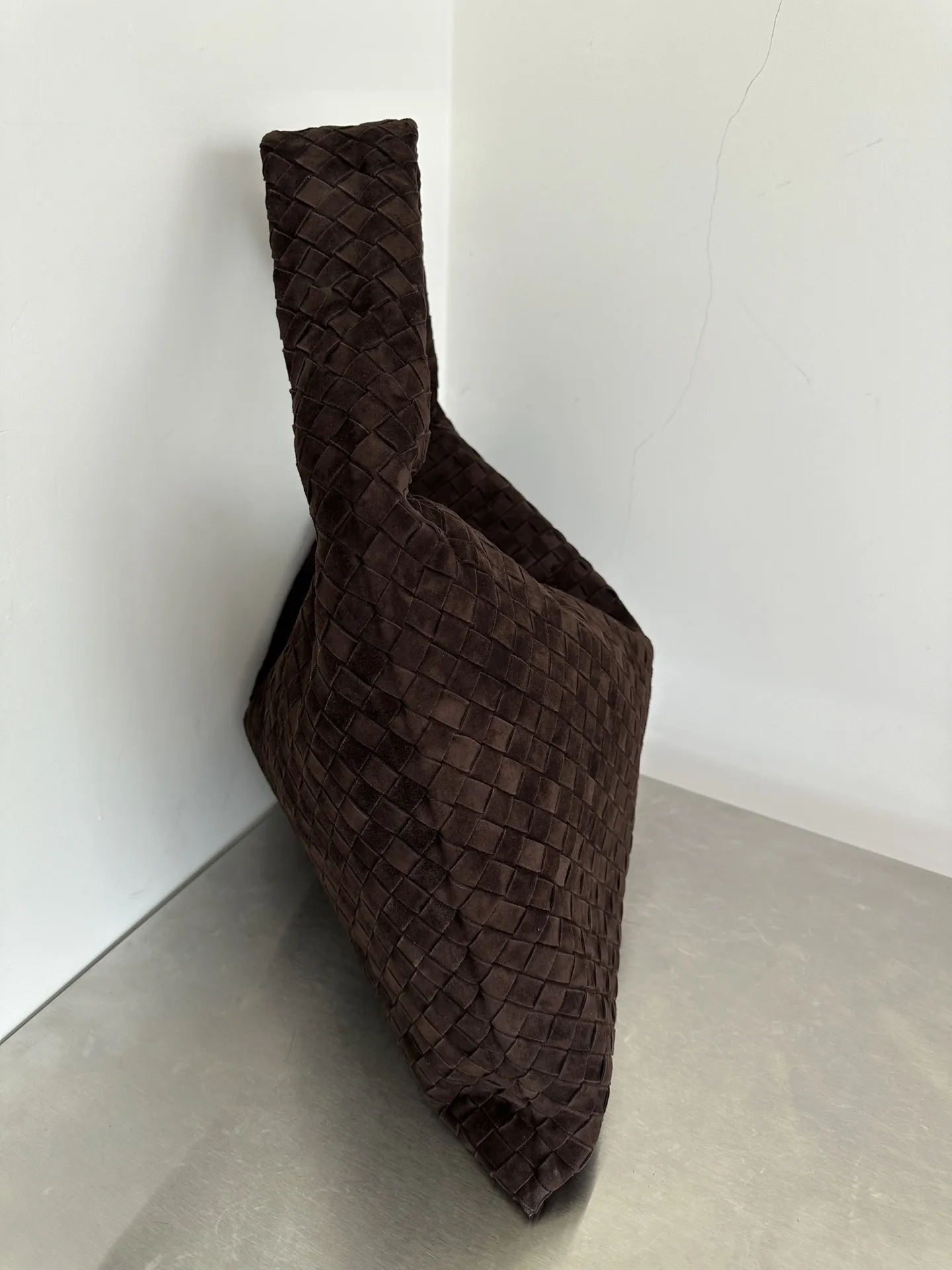 BOTTEGA VENETA Женская сумка Hop замш Medium