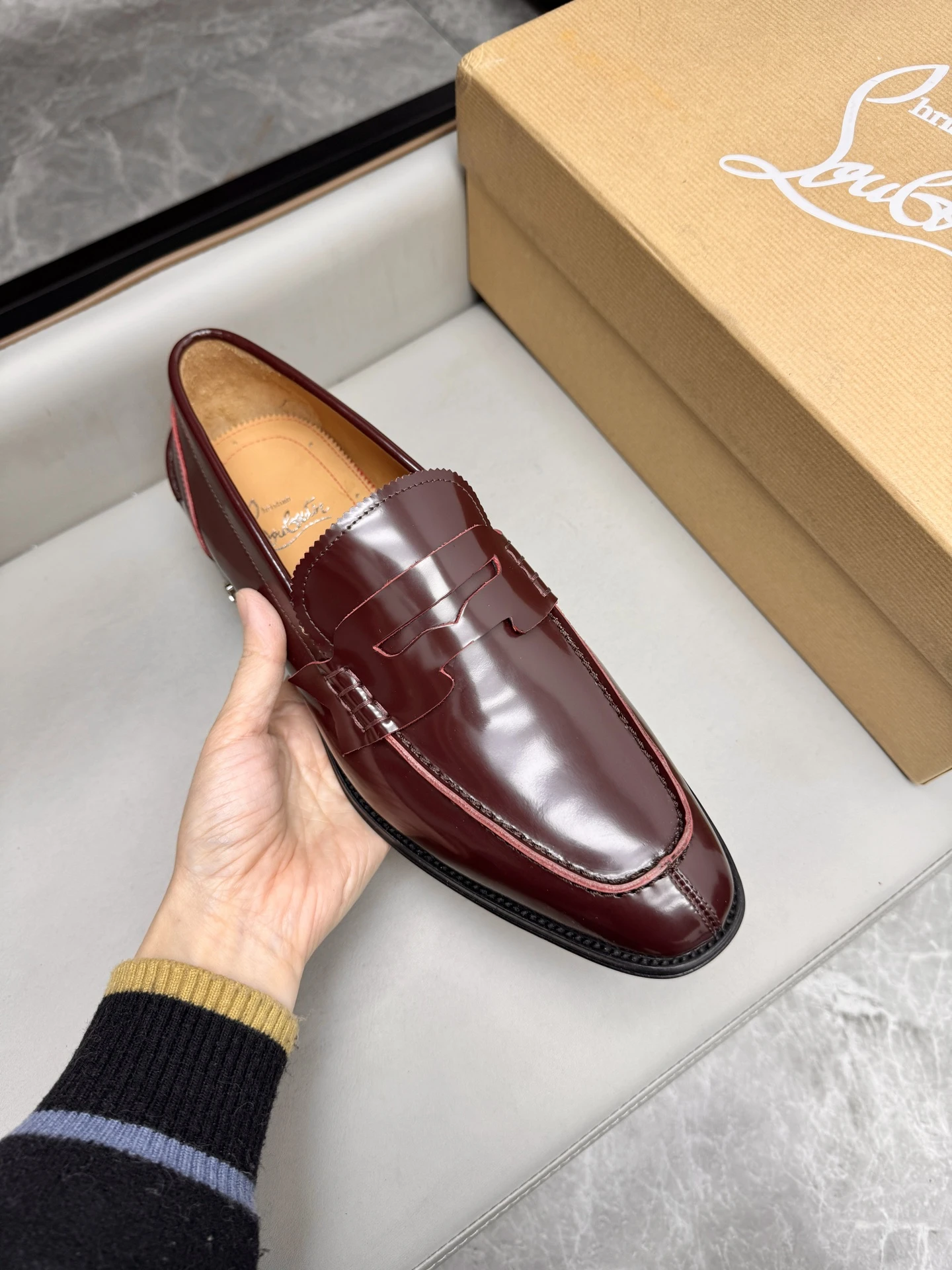 CHRISTIAN LOUBOUTIN Мужские лоферы из глянцевой кожи