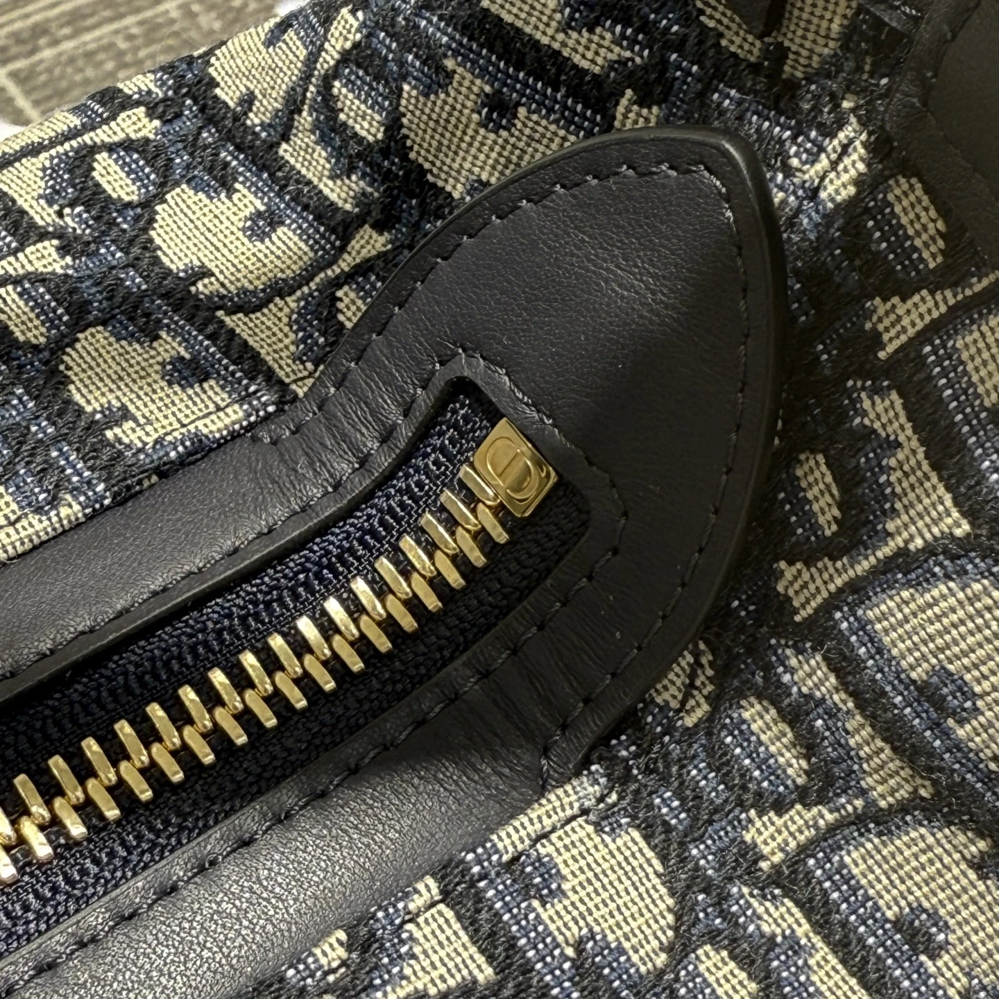 CHRISTIAN DIOR Женсая сумка D-Journey CHRISTIAN DIOR Женсая сумка D-Journey