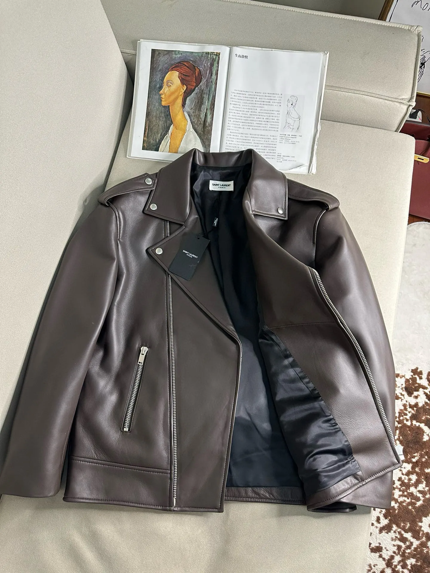 SAINT LAURENT Женская кожаная куртка в байкерском стиле