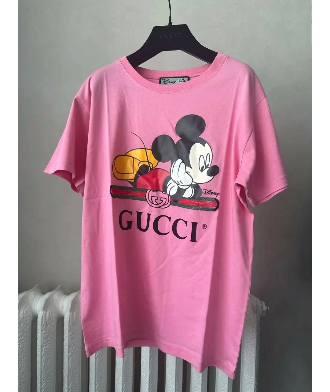 GUCCI Женская футболка розовая GUCCI Женская футболка розовая