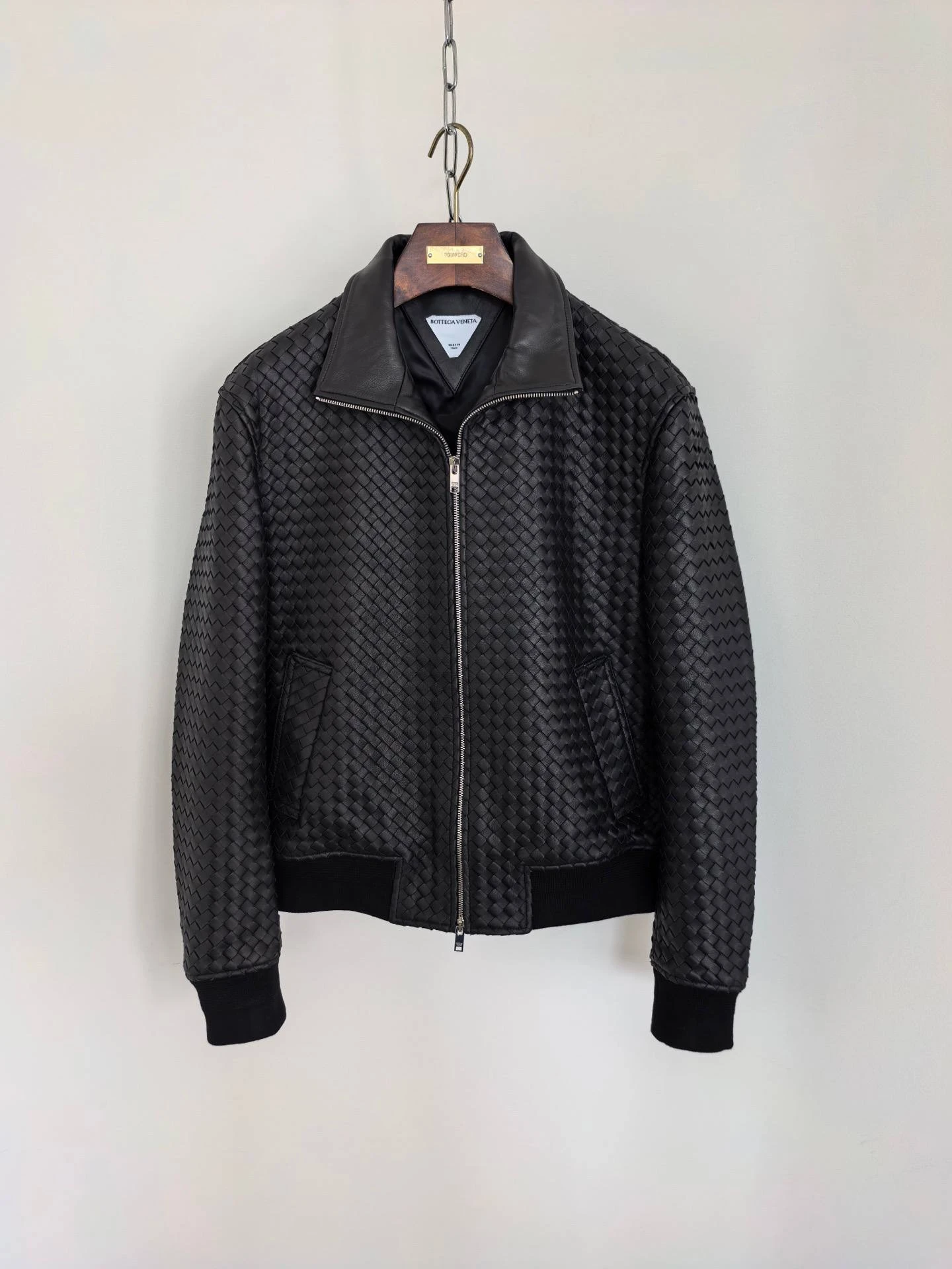 BOTTEGA VENETA Мужская кожаная куртка BOTTEGA VENETA Мужская кожаная куртка